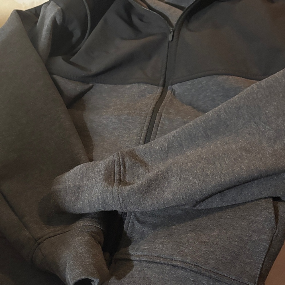 American Eagle Outfitters Black and Gray Lightweight Jacket - Picture 4 of 6